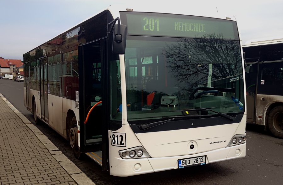 812